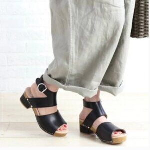 Dansko Minka Sandals Block Heel Ankle Strap Black Leather Clog